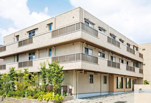 福岡発　NITCHO ステンレス棚扉付き　キャリー　移動 病院　老人ホーム　施設 福岡発 NITCHO ステンレス棚扉付き キャリー 移動 病院 老人ホーム 施設